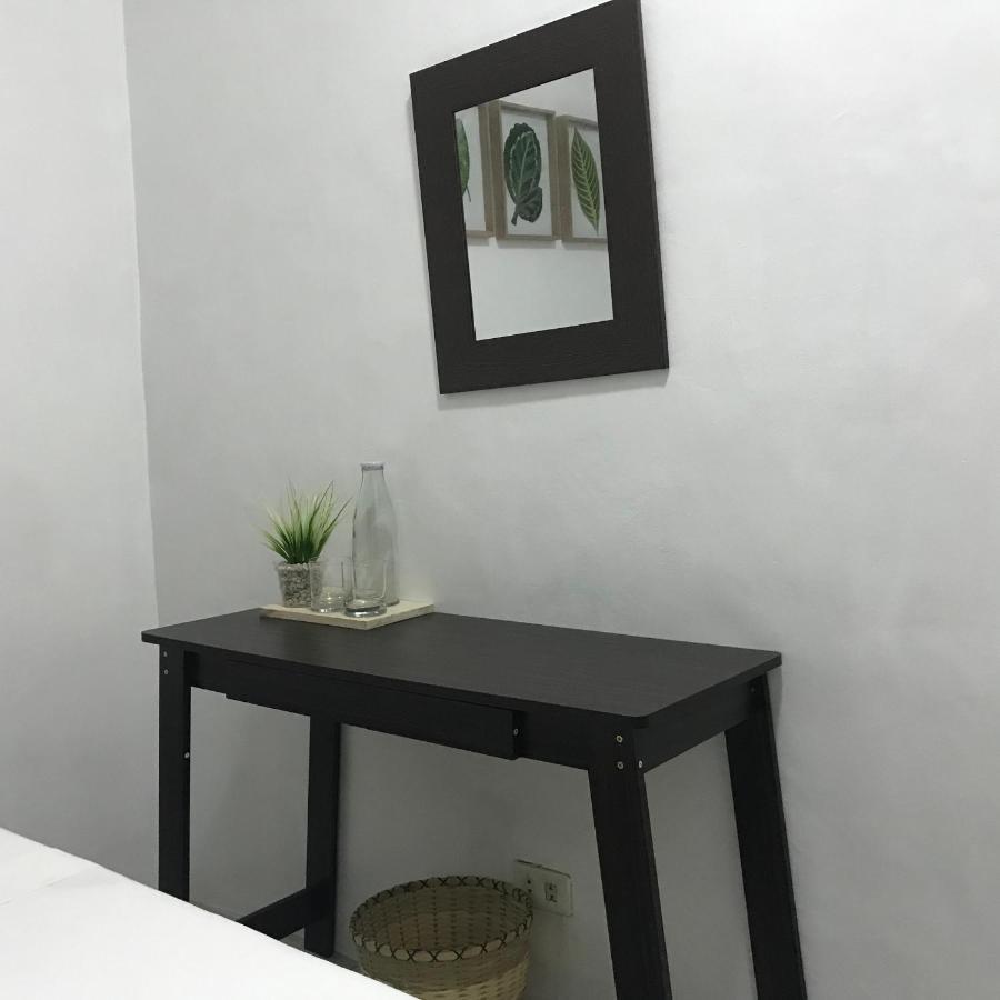 Ignacio'S Place บาโคลอด ภายนอก รูปภาพ